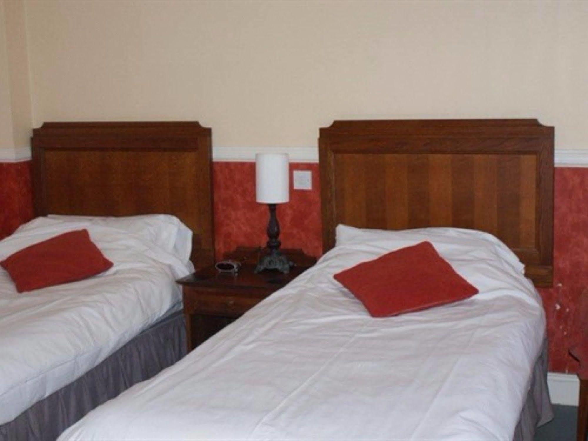 The Three Kings - Inn Bury St. Edmunds المظهر الخارجي الصورة
