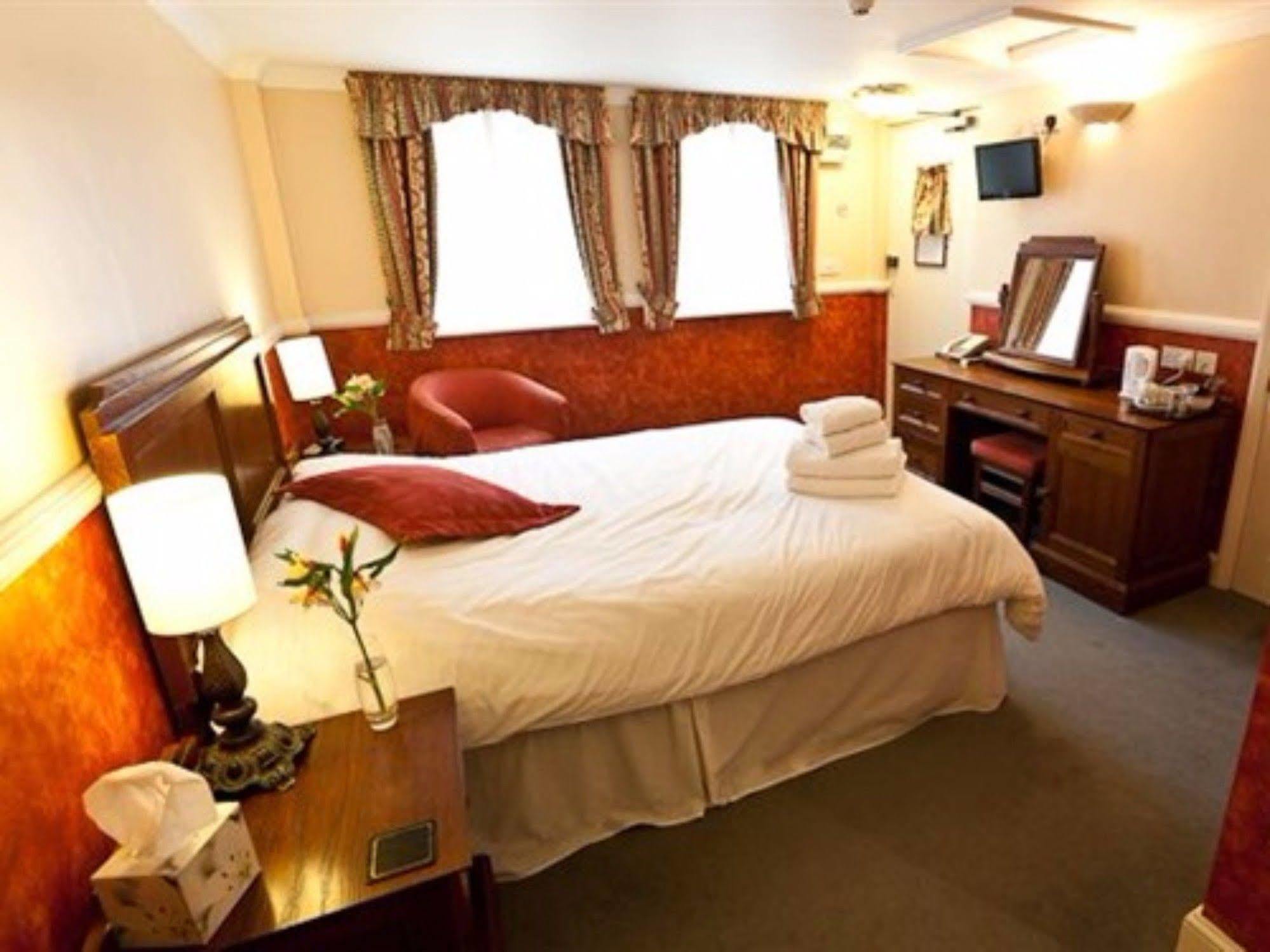 The Three Kings - Inn Bury St. Edmunds المظهر الخارجي الصورة